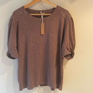 🆕 Hello Nite Twist Sleeved, Oil Washed TShirt, Sparrow. Size XL